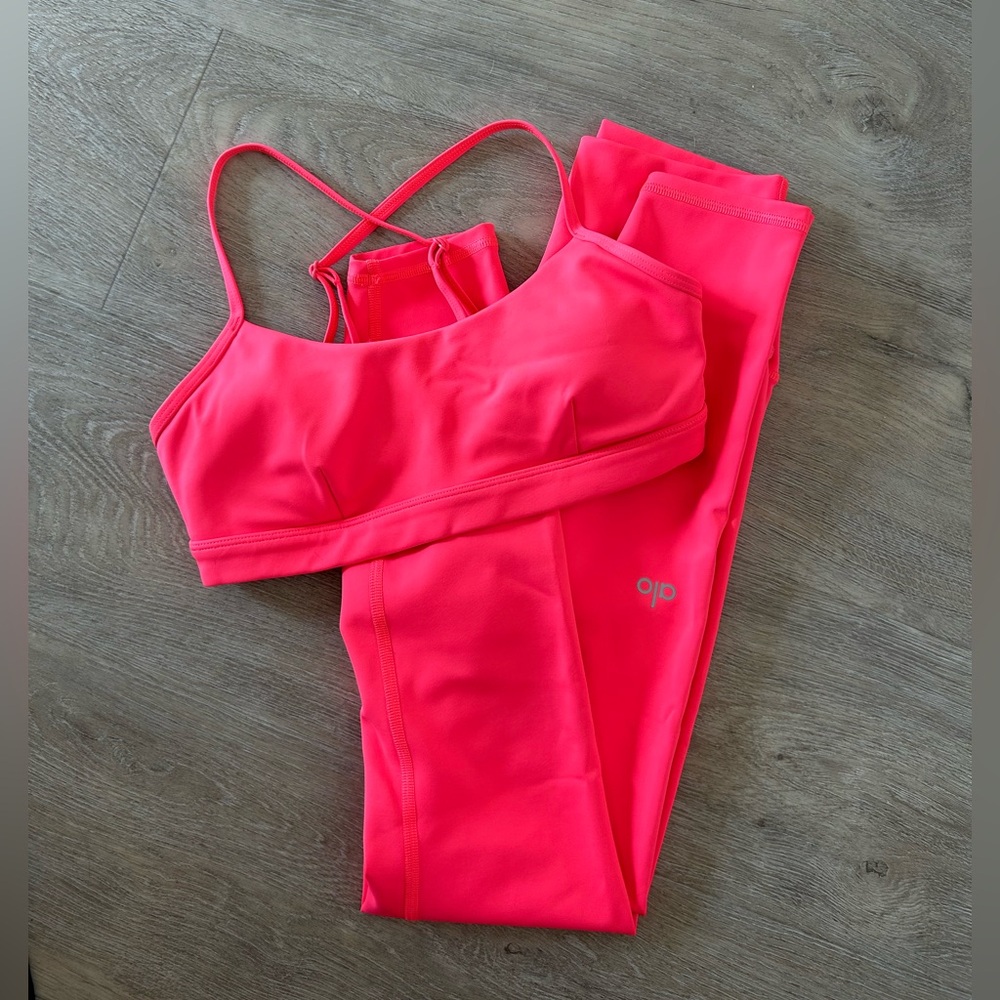 Alo Yoga Pink Airlift Set - Like New